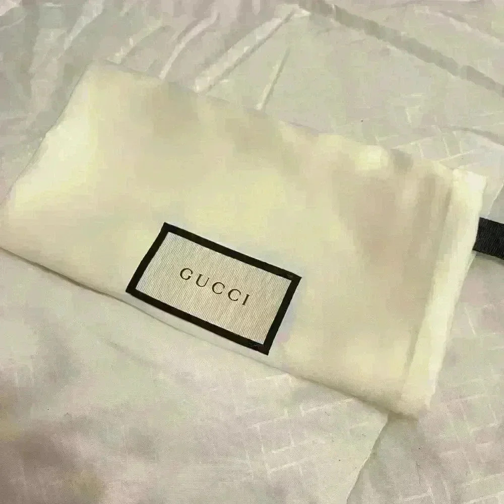 Gucci authentic storage dust bag with tie - Picture 3 of 9